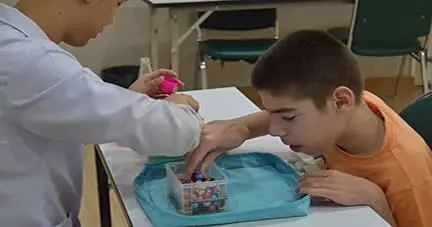Alexandru regresó por su séptimo tratamiento con células madre para Parálisis Cerebrala