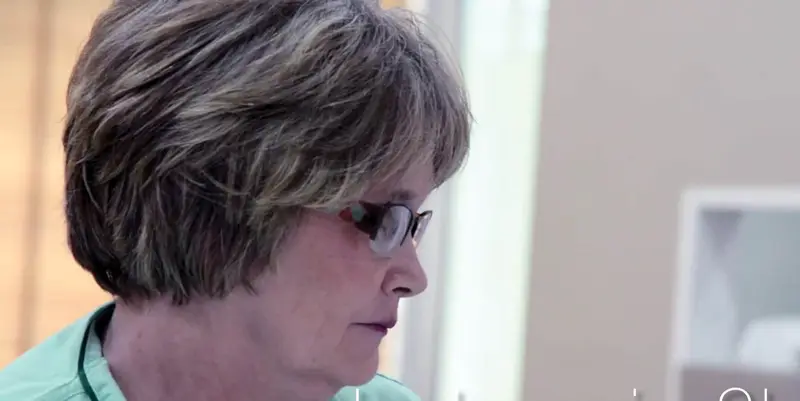 Paciente Debbie Zagone quien sufre un ACV y recibe tratamiento con células madre adultas (vídeo)
